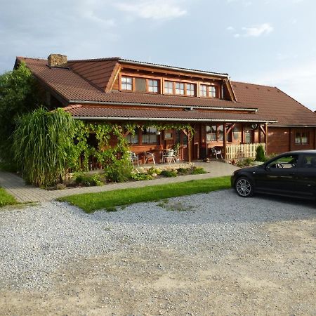 Отель Restaurace Vraz Trhove Sviny Экстерьер фото