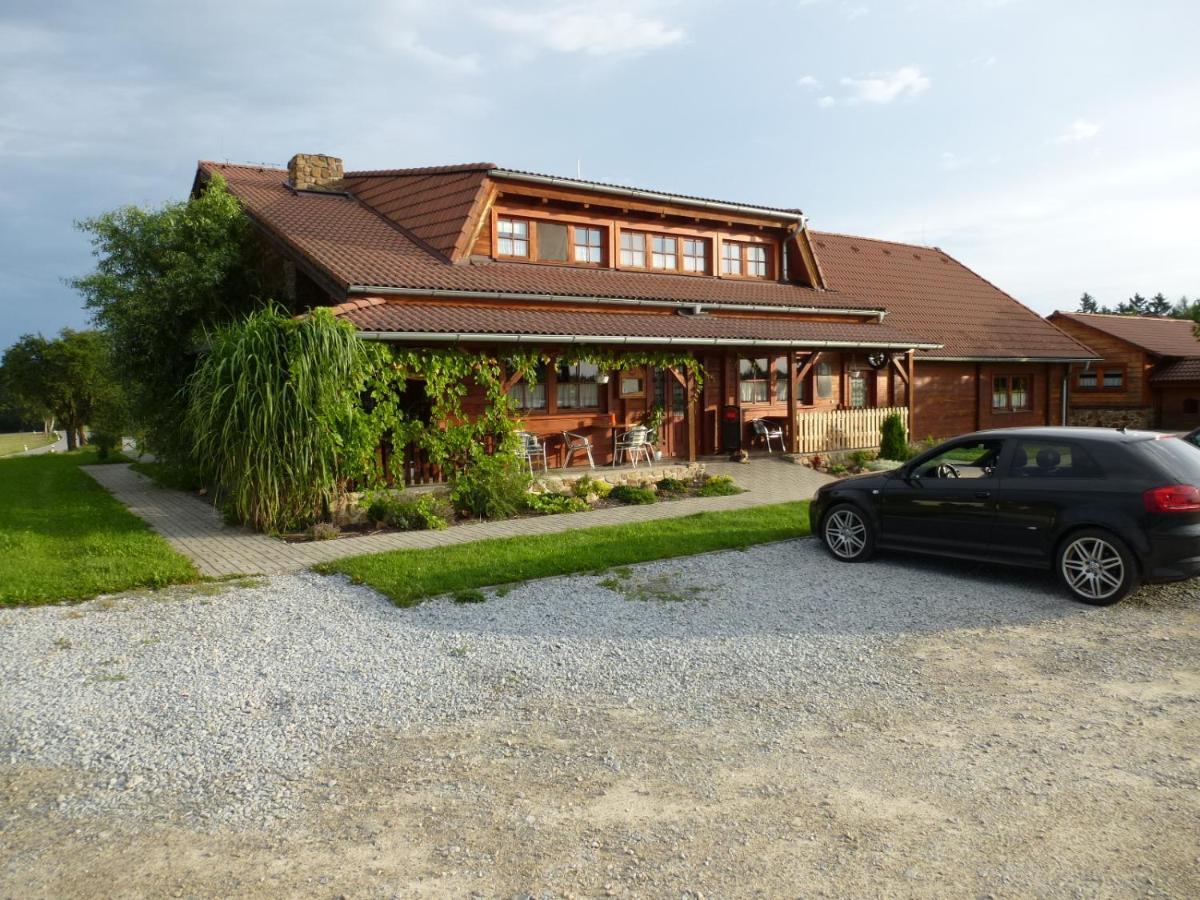 Отель Restaurace Vraz Trhove Sviny Экстерьер фото